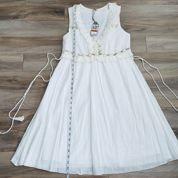 Max Studio White Mini Dress XS  Embroidered Fairy Whimsical Spring - Picture 2 of 5